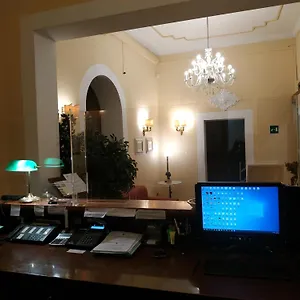 Del Centro Hotel